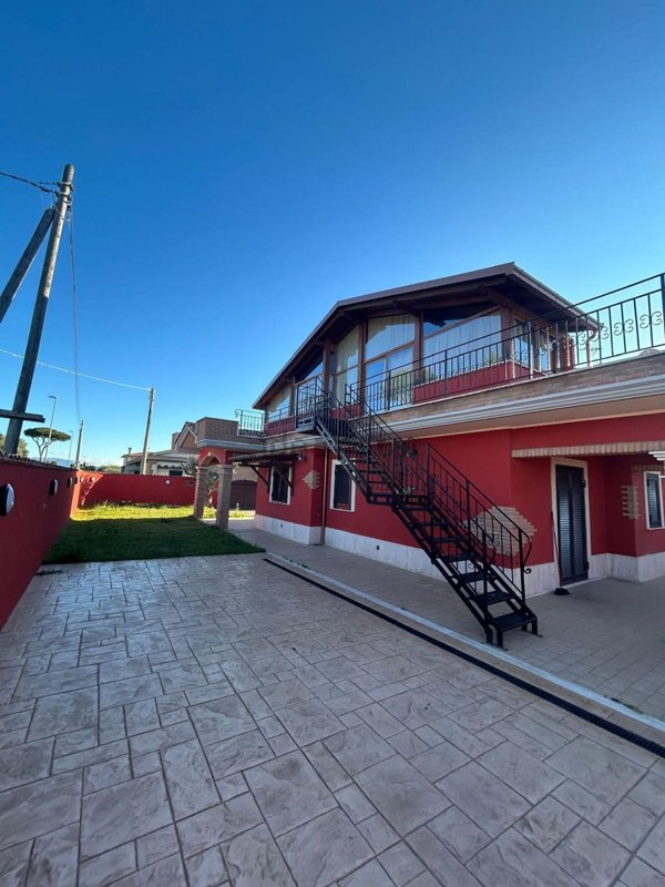 casa indipendente in vendita ad Anzio in zona Mare