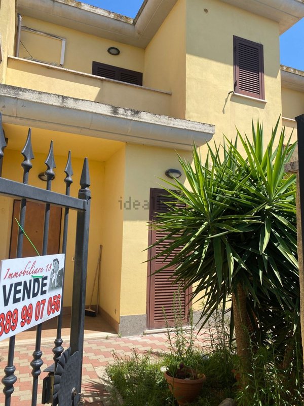 casa semindipendente in vendita ad Anzio