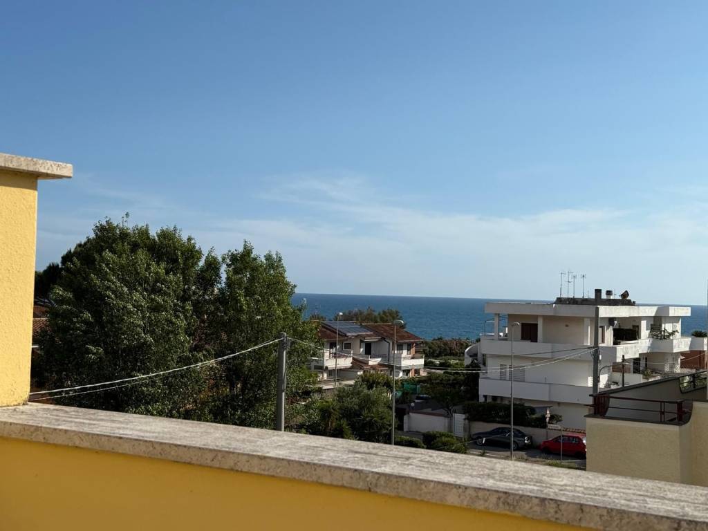 appartamento in vendita ad Anzio in zona Mare