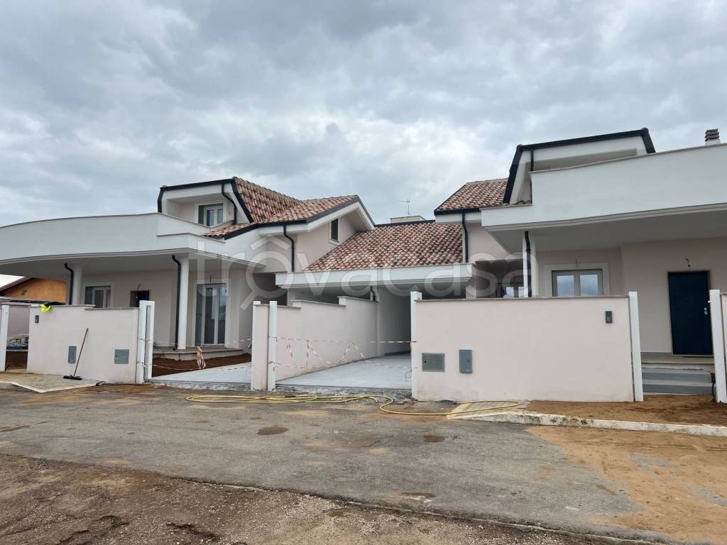 casa indipendente in vendita ad Anzio