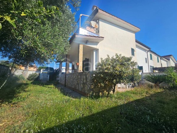 casa indipendente in vendita ad Anzio in zona Villa Claudia