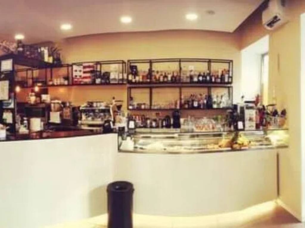 negozio in vendita ad Anzio