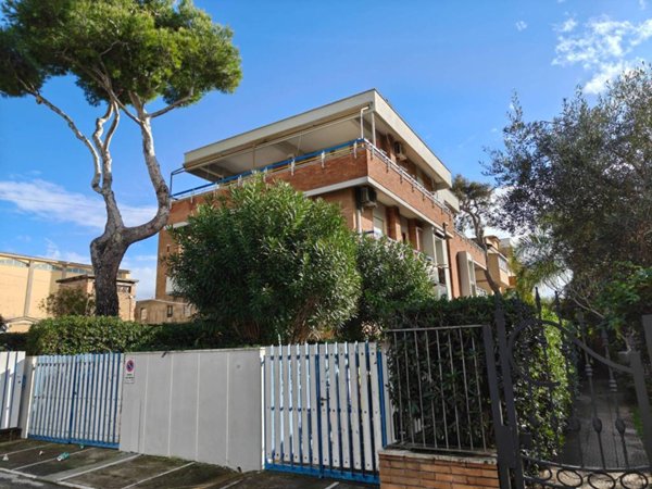 appartamento in vendita ad Anzio in zona Mare