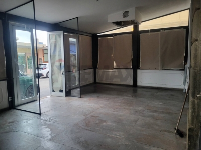 negozio in vendita ad Anzio in zona Mare