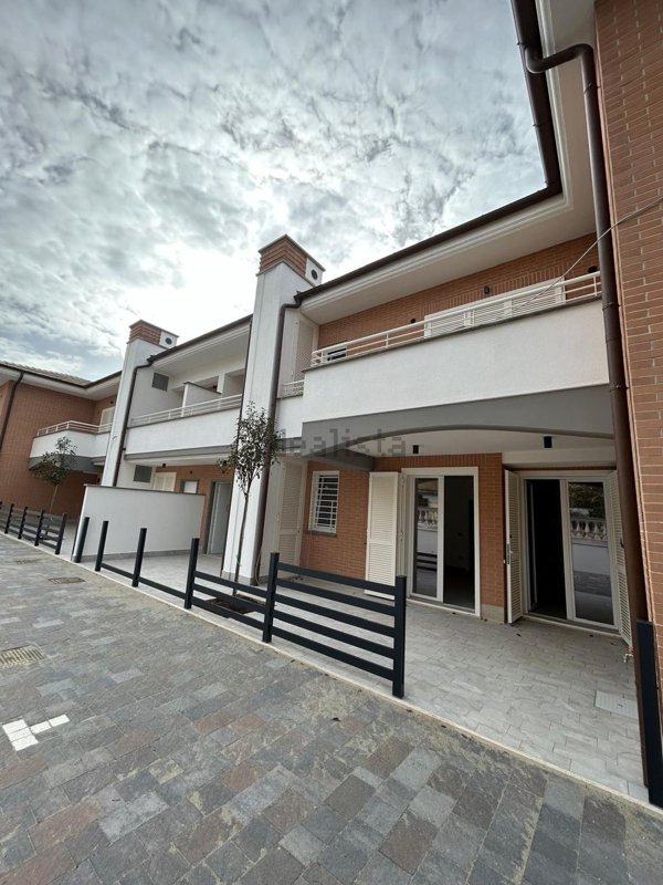 appartamento in vendita ad Anzio in zona Mare