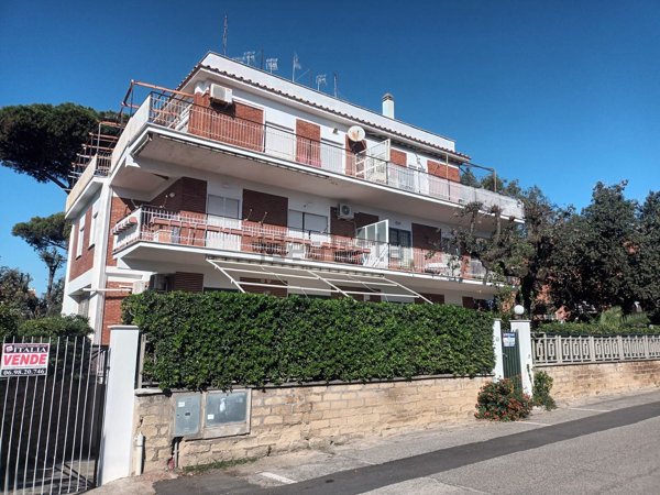 appartamento in vendita ad Anzio in zona Mare