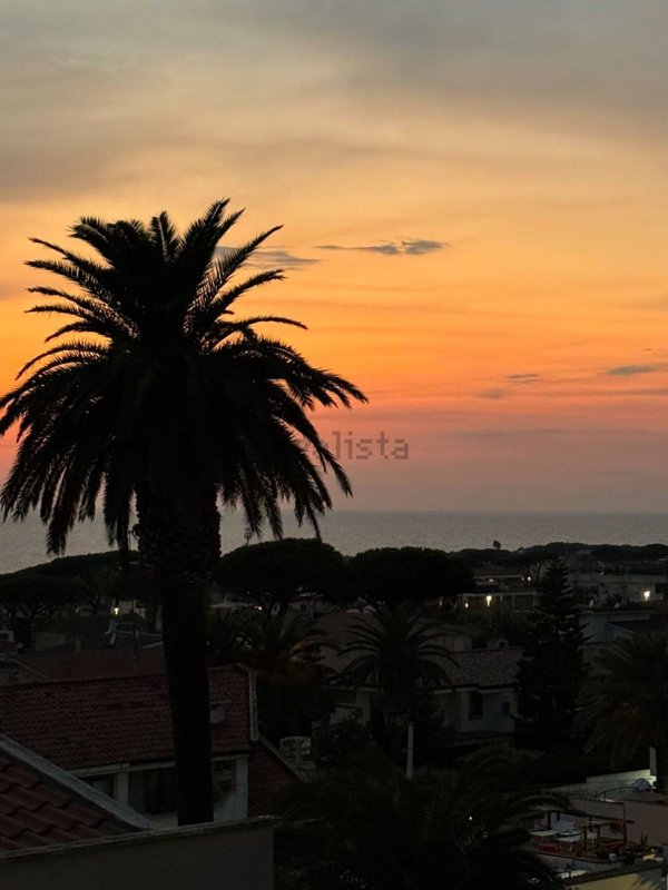 appartamento in vendita ad Anzio in zona Villa Claudia