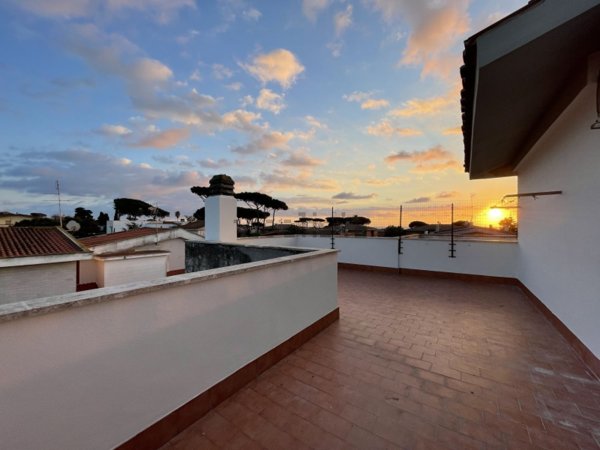 appartamento in vendita ad Anzio in zona Villa Claudia