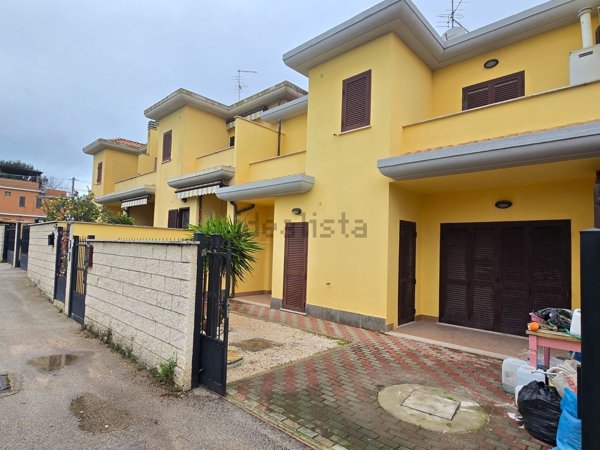 casa indipendente in vendita ad Anzio