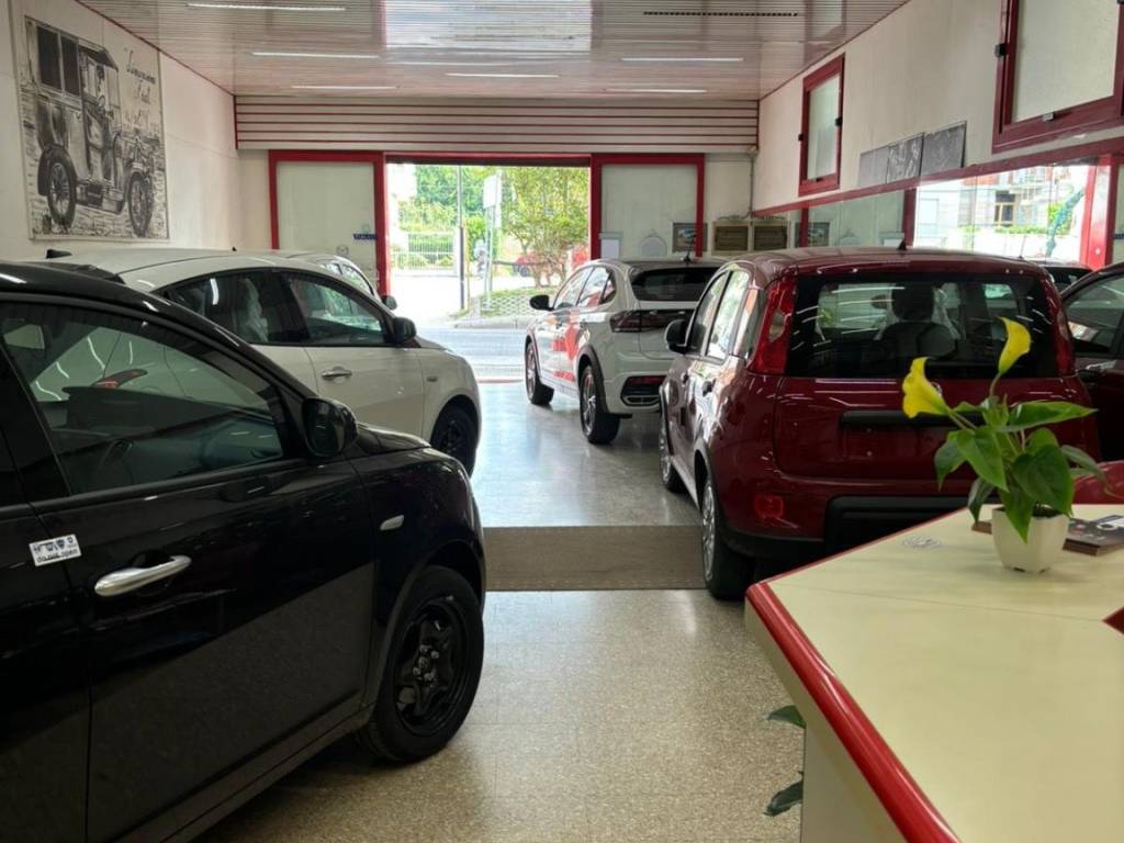 negozio in vendita ad Anzio