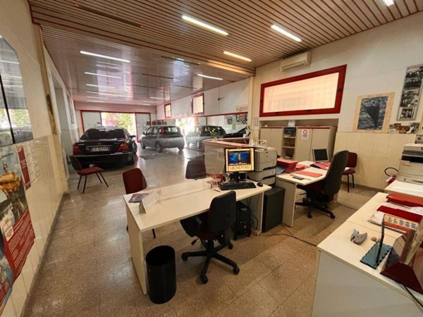 negozio in vendita ad Anzio