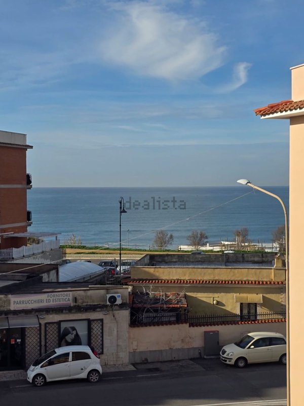 appartamento in vendita ad Anzio in zona Anzio Colonia
