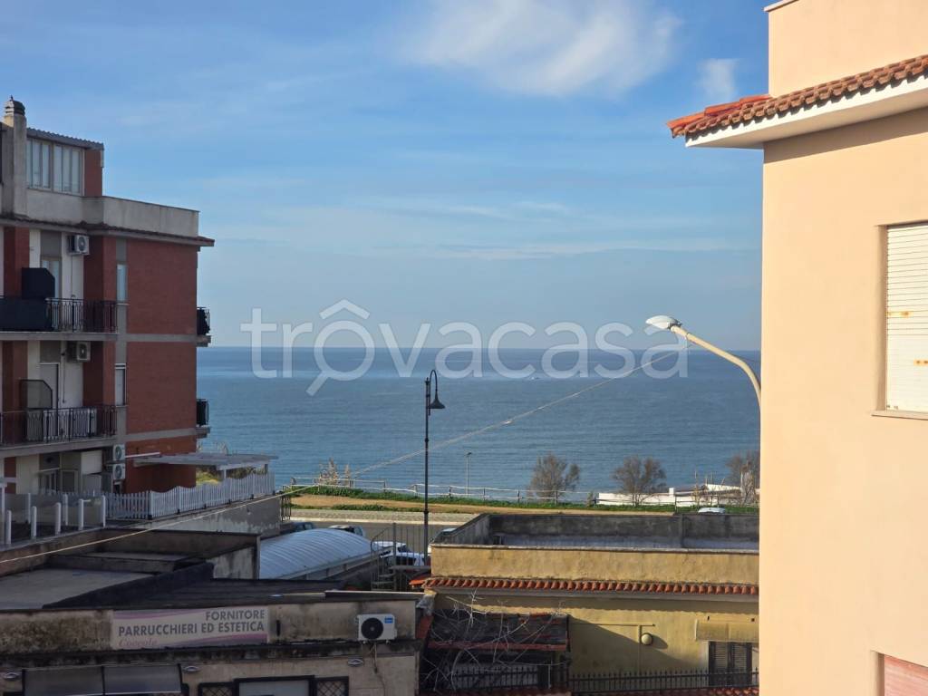 appartamento in vendita ad Anzio in zona Mare