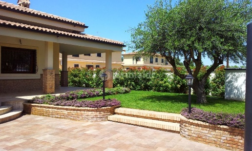 casa indipendente in vendita ad Anzio