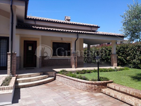 casa indipendente in vendita ad Anzio