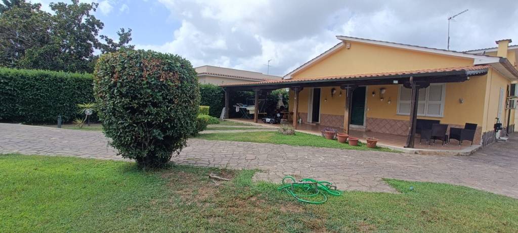 casa indipendente in vendita ad Anzio