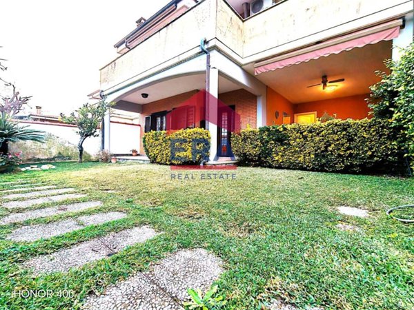 casa indipendente in vendita ad Anzio in zona Mare