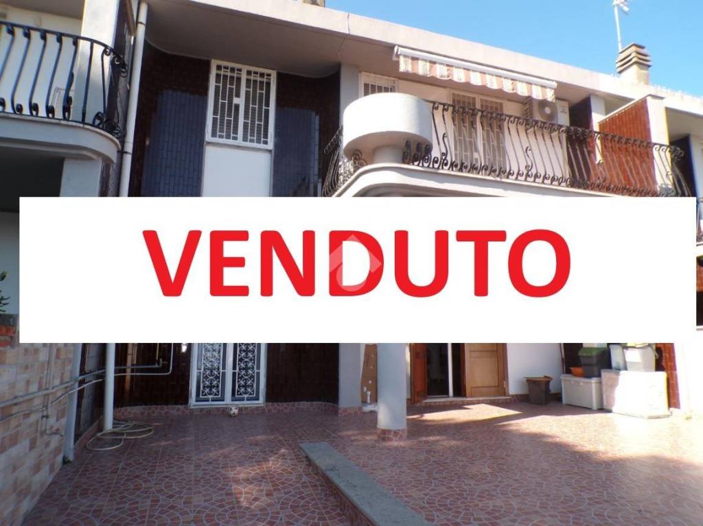 casa indipendente in vendita ad Anzio in zona Mare
