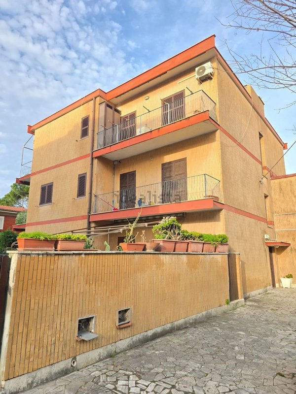 appartamento in vendita ad Anzio in zona Mare