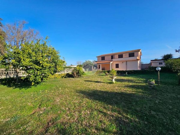 casa indipendente in vendita ad Anzio in zona Lido dei Pini
