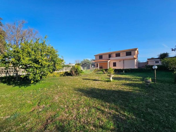 casa indipendente in vendita ad Anzio in zona Lido dei Pini