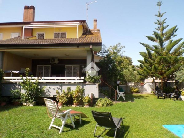 casa indipendente in vendita ad Anzio in zona Mare