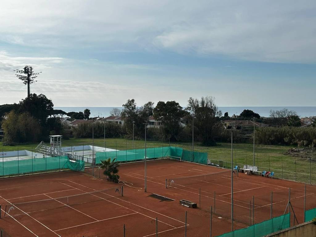 appartamento in vendita ad Anzio in zona Anzio Colonia