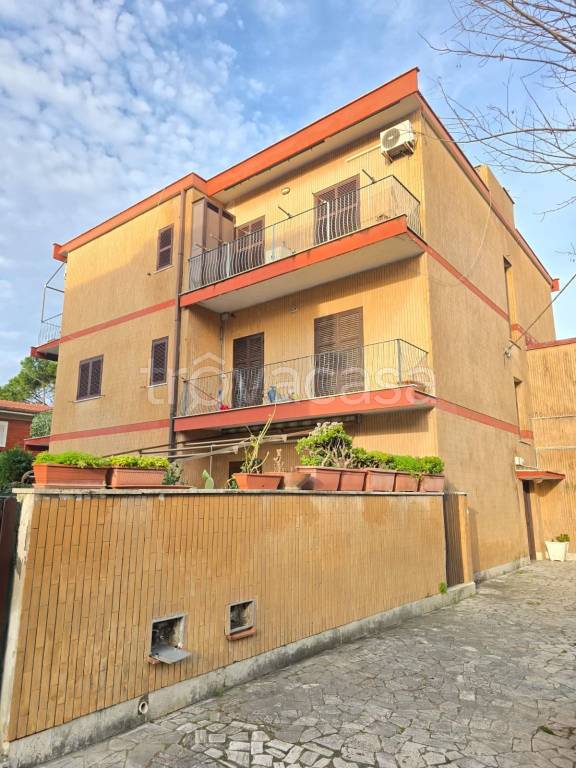 appartamento in vendita ad Anzio in zona Mare