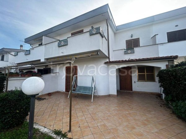 casa indipendente in vendita ad Anzio in zona Villa Claudia