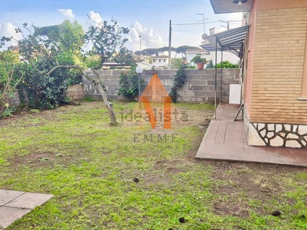 casa indipendente in vendita ad Anzio in zona Villa Claudia