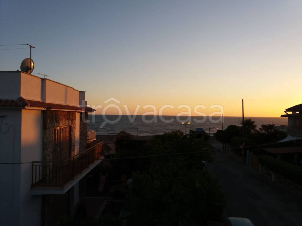 casa indipendente in vendita ad Anzio in zona Cincinnato