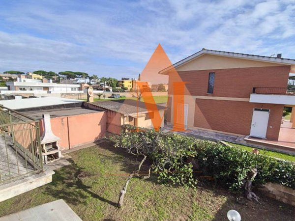 casa indipendente in vendita ad Anzio in zona Cincinnato