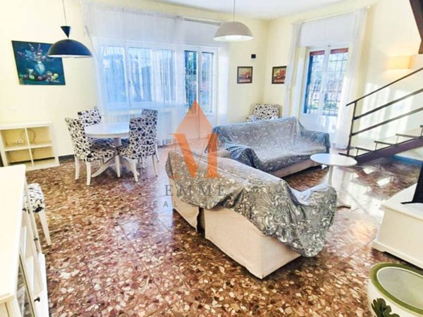 casa indipendente in vendita ad Anzio in zona Villa Claudia