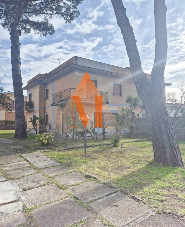 casa indipendente in vendita ad Anzio in zona Villa Claudia