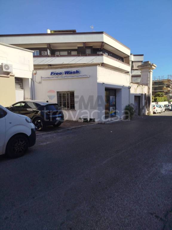 negozio in vendita ad Anzio