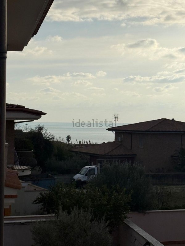 casa indipendente in vendita ad Anzio in zona Villa Claudia