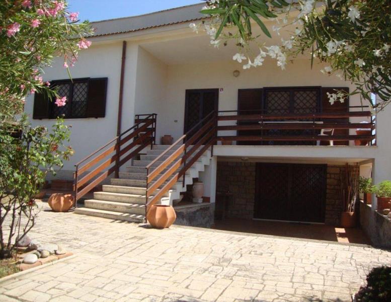 casa indipendente in vendita ad Anzio in zona Anzio Colonia