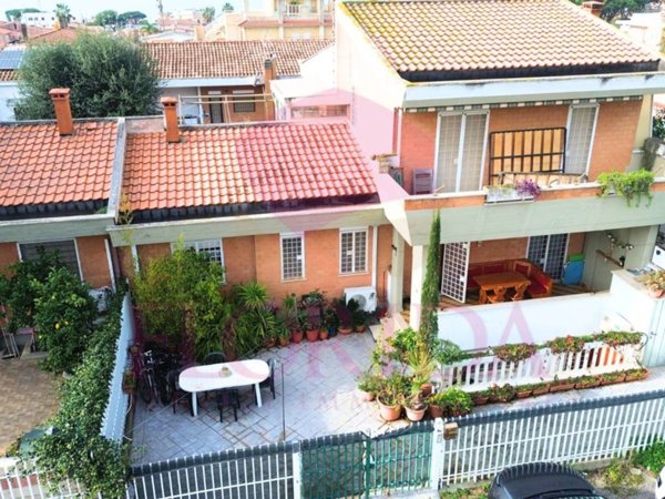 casa indipendente in vendita ad Anzio in zona Lido delle Sirene