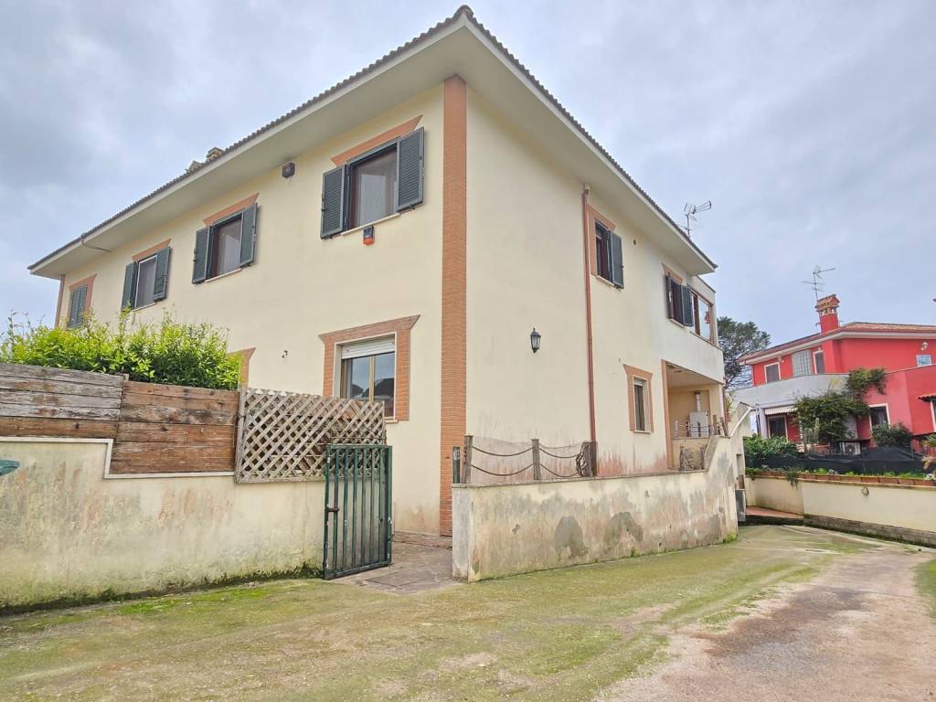 appartamento in vendita ad Anzio in zona Stazione