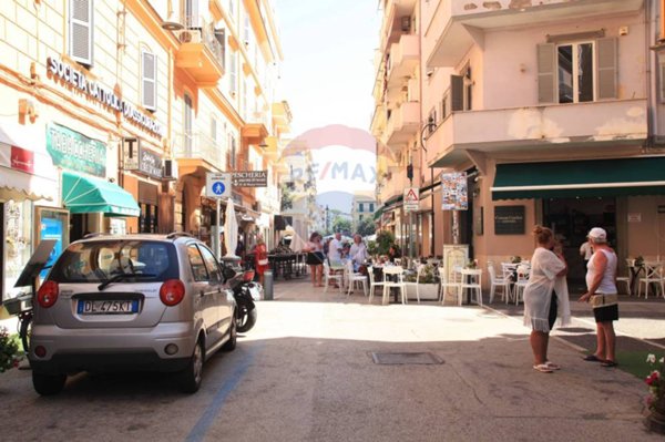 appartamento in vendita ad Anzio in zona Mare
