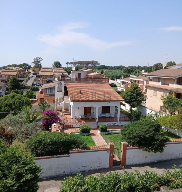 casa indipendente in vendita ad Anzio in zona Mare