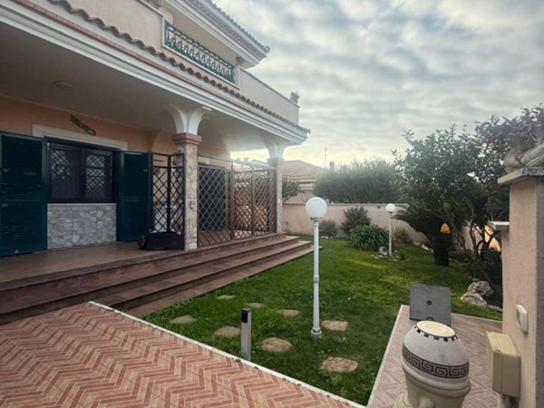 casa indipendente in vendita ad Anzio in zona Lido delle Sirene