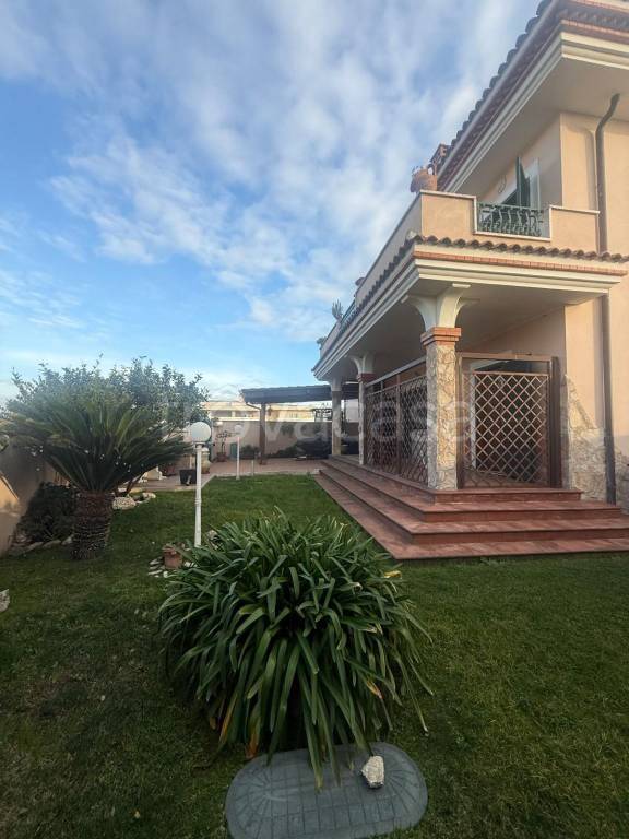 casa indipendente in vendita ad Anzio in zona Villa Claudia