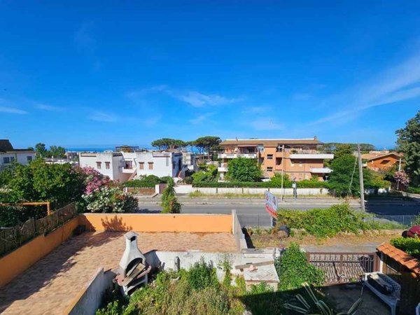 casa indipendente in vendita ad Anzio in zona Villa Claudia