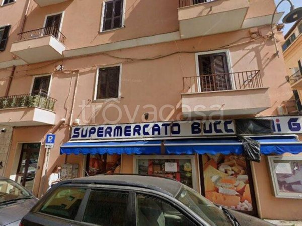 locale commerciale in vendita ad Anzio