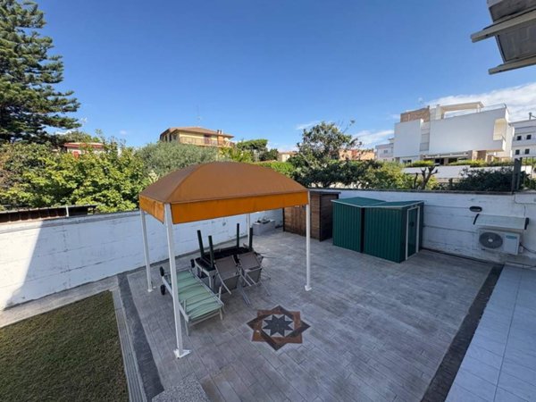 casa indipendente in vendita ad Anzio in zona Marechiaro