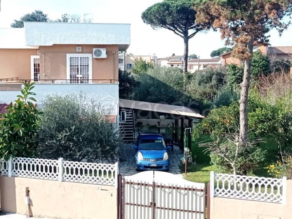 appartamento in vendita ad Anzio in zona Villa Claudia