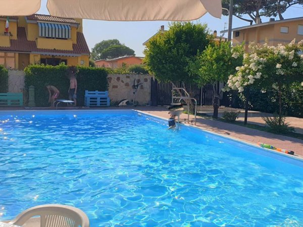 casa indipendente in vendita ad Anzio in zona Villa Claudia