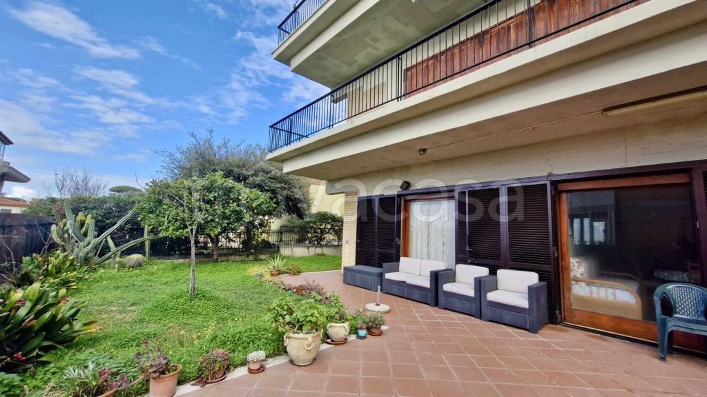 appartamento in vendita ad Anzio in zona Villa Claudia