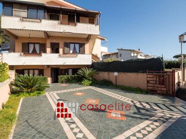 casa indipendente in vendita ad Anzio in zona Cincinnato